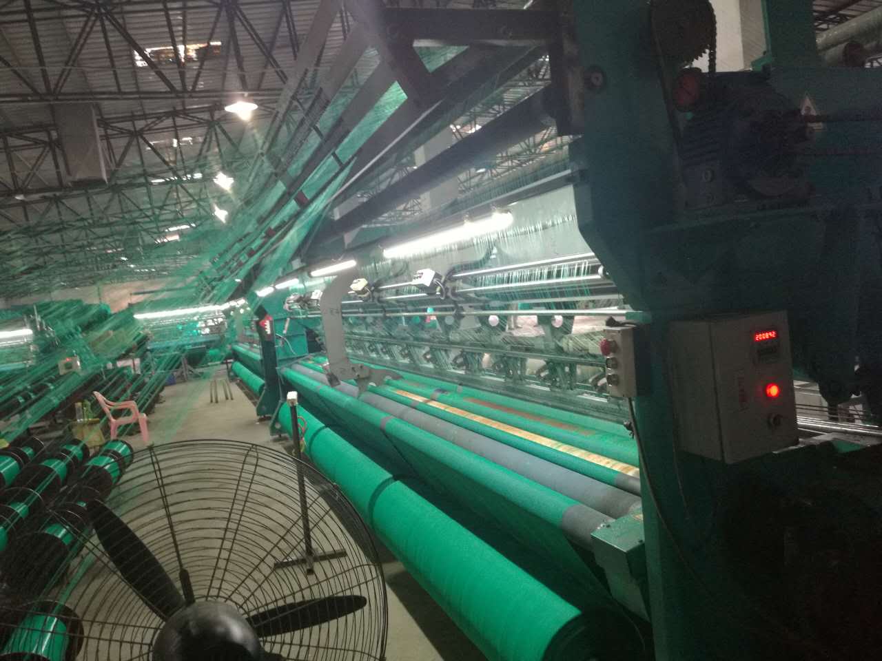 大型織網(wǎng)機(jī)